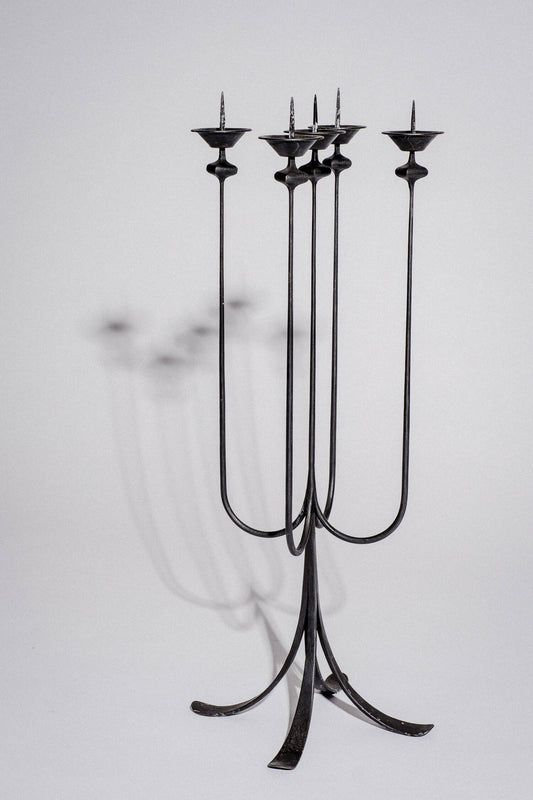 Geschmiedeter fünfarmiger Kerzenständer