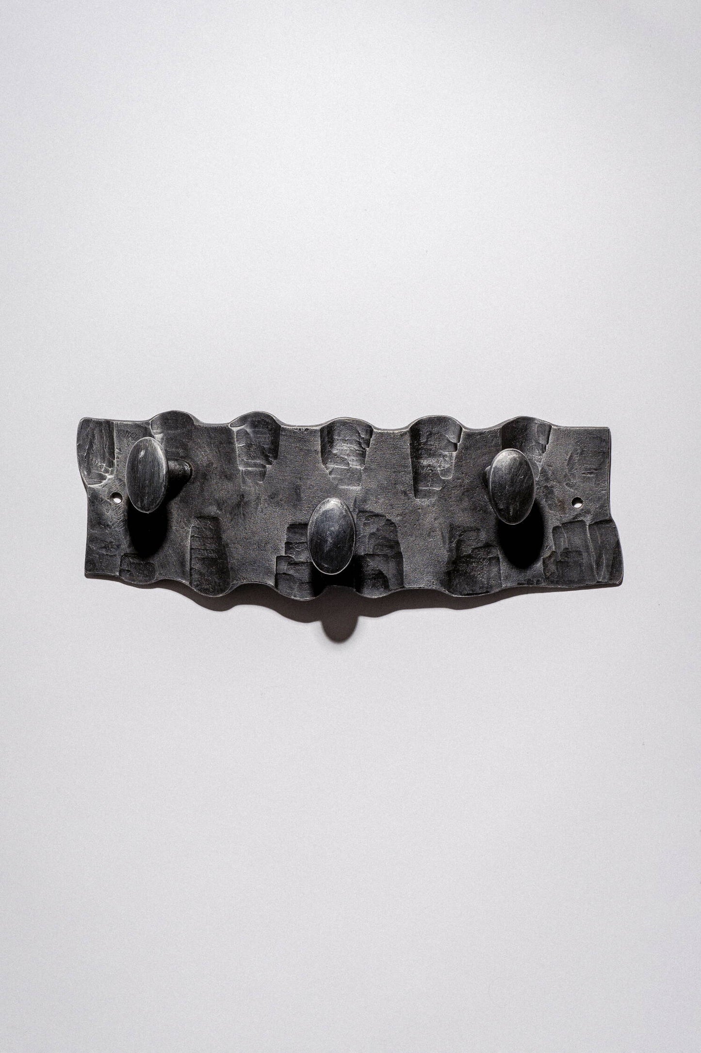 Geschmiedete Wandgarderobe V.