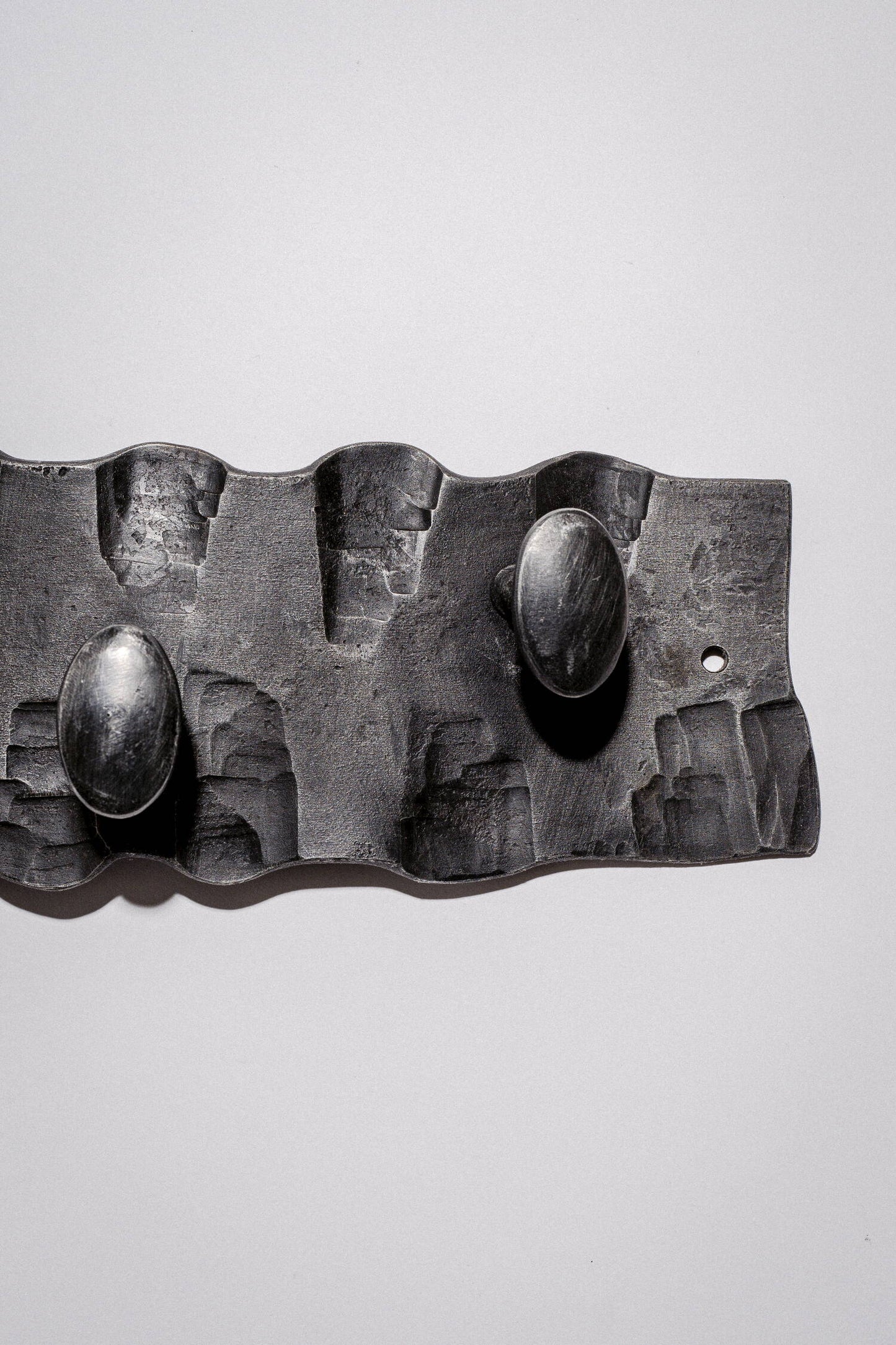 Geschmiedete Wandgarderobe V.